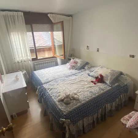 Duplex En El Centro Del Pueblo, Muy Bien Comunicado *