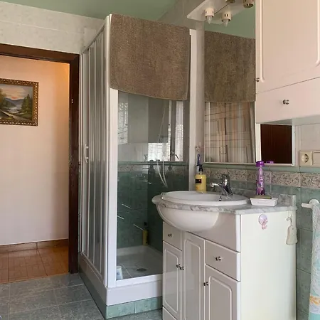 Duplex En El Centro Del Pueblo, Muy Bien Comunicado