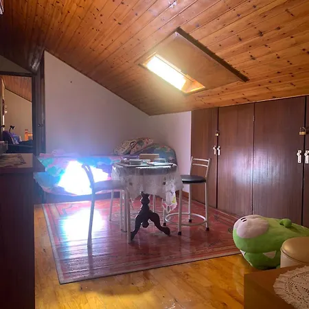 Duplex En El Centro Del Pueblo, Muy Bien Comunicado
